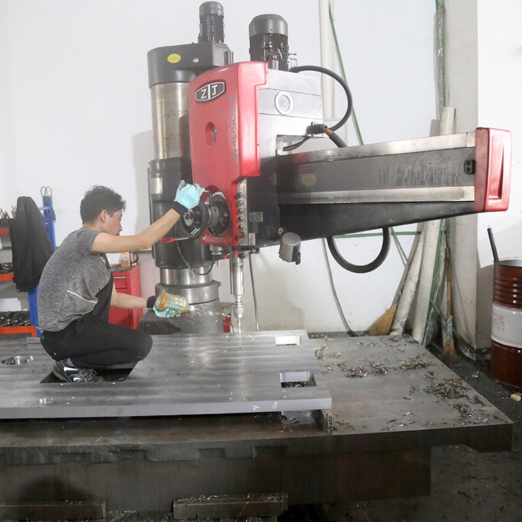 廣東鋼板切割現場